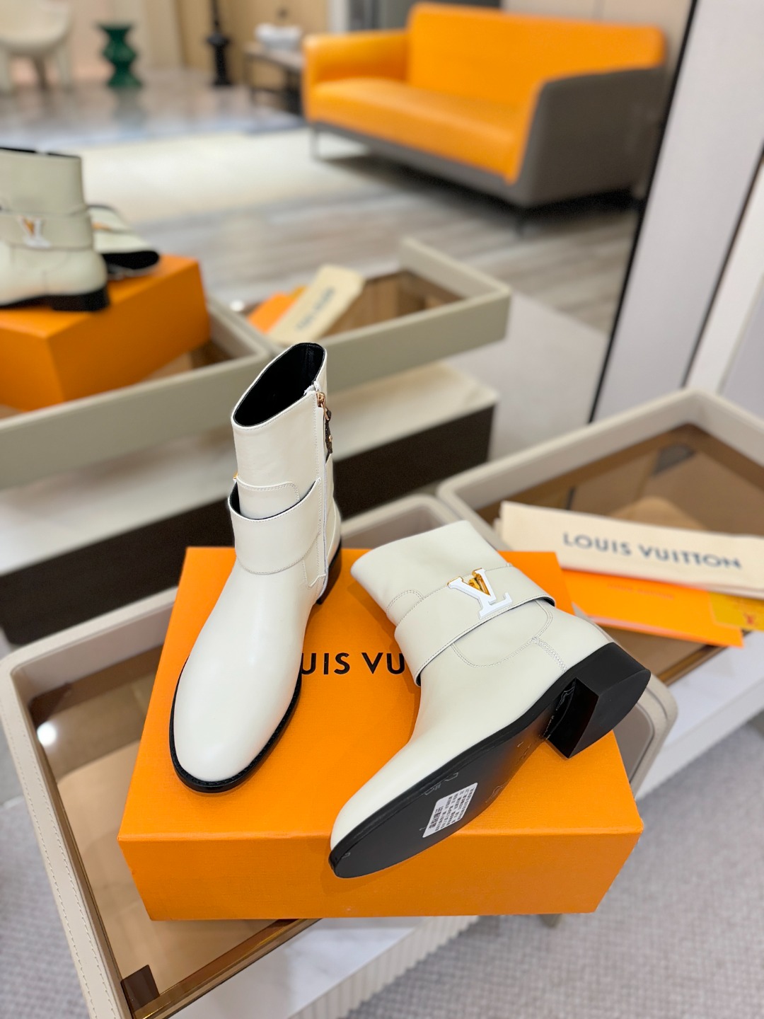 走秀主打 马丁靴 ‼️‼️顶级版本‼️‼️ 高端秋冬战靴 原版购入 一比一完美复刻 全新升级超正鞋楦版型