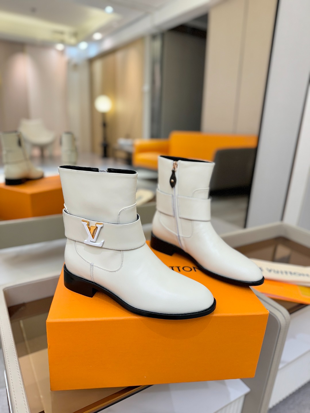 走秀主打 马丁靴 ‼️‼️顶级版本‼️‼️ 高端秋冬战靴 原版购入 一比一完美复刻 全新升级超正鞋楦版型