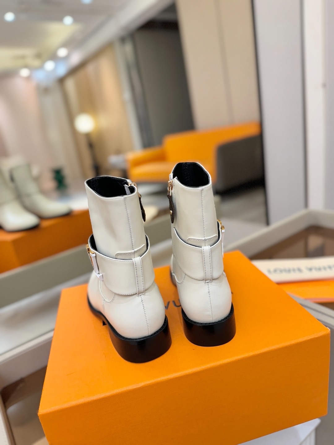 走秀主打 马丁靴 ‼️‼️顶级版本‼️‼️ 高端秋冬战靴 原版购入 一比一完美复刻 全新升级超正鞋楦版型