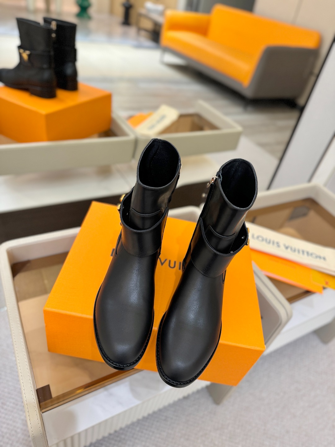 走秀主打 马丁靴 ‼️‼️顶级版本‼️‼️ 高端秋冬战靴 原版购入 一比一完美复刻 全新升级超正鞋楦版型