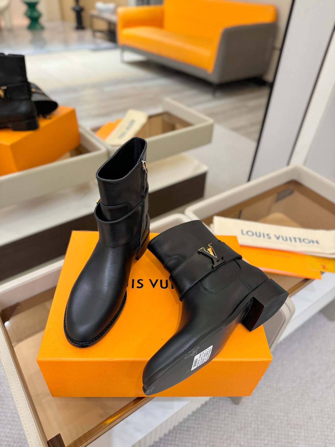 走秀主打 马丁靴 ‼️‼️顶级版本‼️‼️ 高端秋冬战靴 原版购入 一比一完美复刻 全新升级超正鞋楦版型