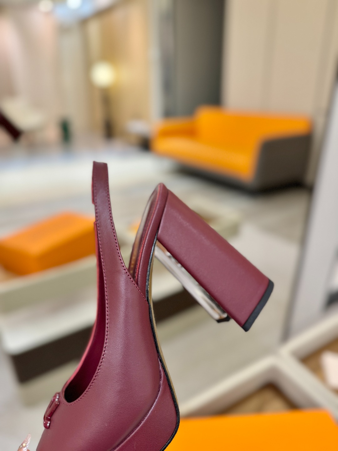 L✔️ 家 专柜 走秀款水台后空单鞋、官网系列、同步更新、完美楦型+小V扣+水台设计、再现经典、款式简单