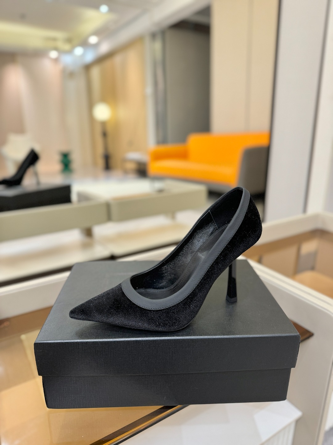 「𝗦𝗔𝗜𝗡𝗧 𝗟𝗔𝗨𝗥𝗘𝗡*」爆款来袭！！！圣罗兰高跟鞋YSL姐姐的美丽尤物高跟鞋 又是人间圣罗lan 