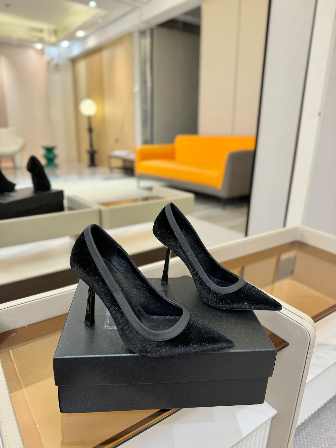 「𝗦𝗔𝗜𝗡𝗧 𝗟𝗔𝗨𝗥𝗘𝗡*」爆款来袭！！！圣罗兰高跟鞋YSL姐姐的美丽尤物高跟鞋 又是人间圣罗lan 