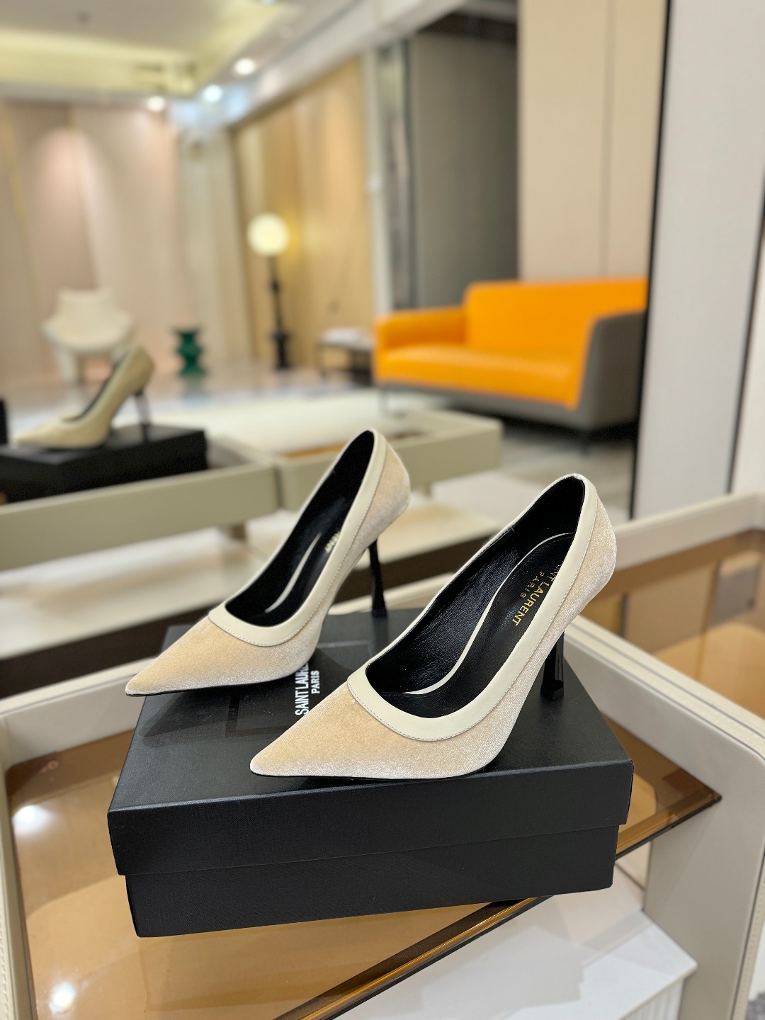 「𝗦𝗔𝗜𝗡𝗧 𝗟𝗔𝗨𝗥𝗘𝗡*」爆款来袭！！！圣罗兰高跟鞋YSL姐姐的美丽尤物高跟鞋 又是人间圣罗lan 