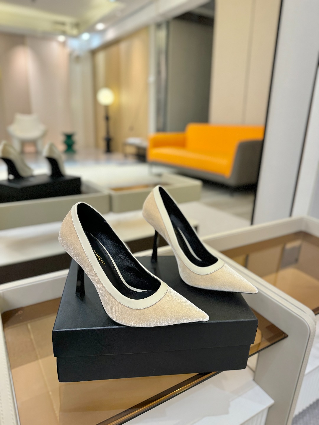「𝗦𝗔𝗜𝗡𝗧 𝗟𝗔𝗨𝗥𝗘𝗡*」爆款来袭！！！圣罗兰高跟鞋YSL姐姐的美丽尤物高跟鞋 又是人间圣罗lan 