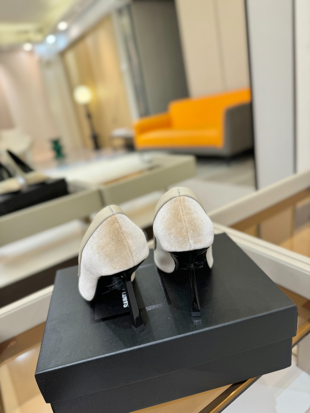 「𝗦𝗔𝗜𝗡𝗧 𝗟𝗔𝗨𝗥𝗘𝗡*」爆款来袭！！！圣罗兰高跟鞋YSL姐姐的美丽尤物高跟鞋 又是人间圣罗lan 