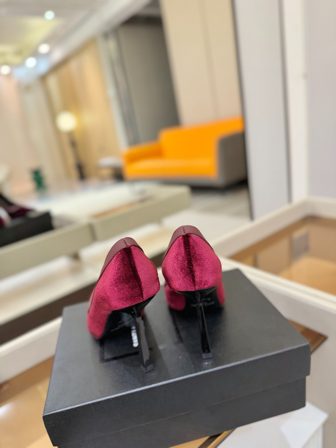 「𝗦𝗔𝗜𝗡𝗧 𝗟𝗔𝗨𝗥𝗘𝗡*」爆款来袭！！！圣罗兰高跟鞋YSL姐姐的美丽尤物高跟鞋 又是人间圣罗lan 