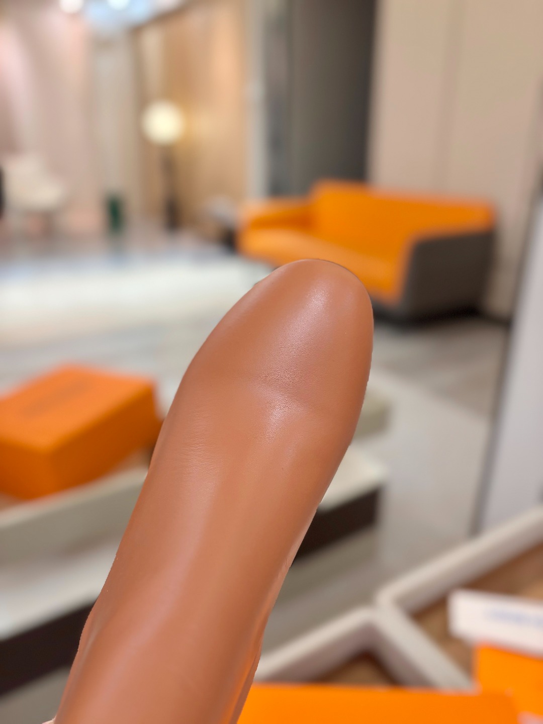 L✔️家 秋冬 专柜走秀6寸短靴、官网系列、同步更新、完美楦型+小V扣设计、再现经典、款式简单大方、走路