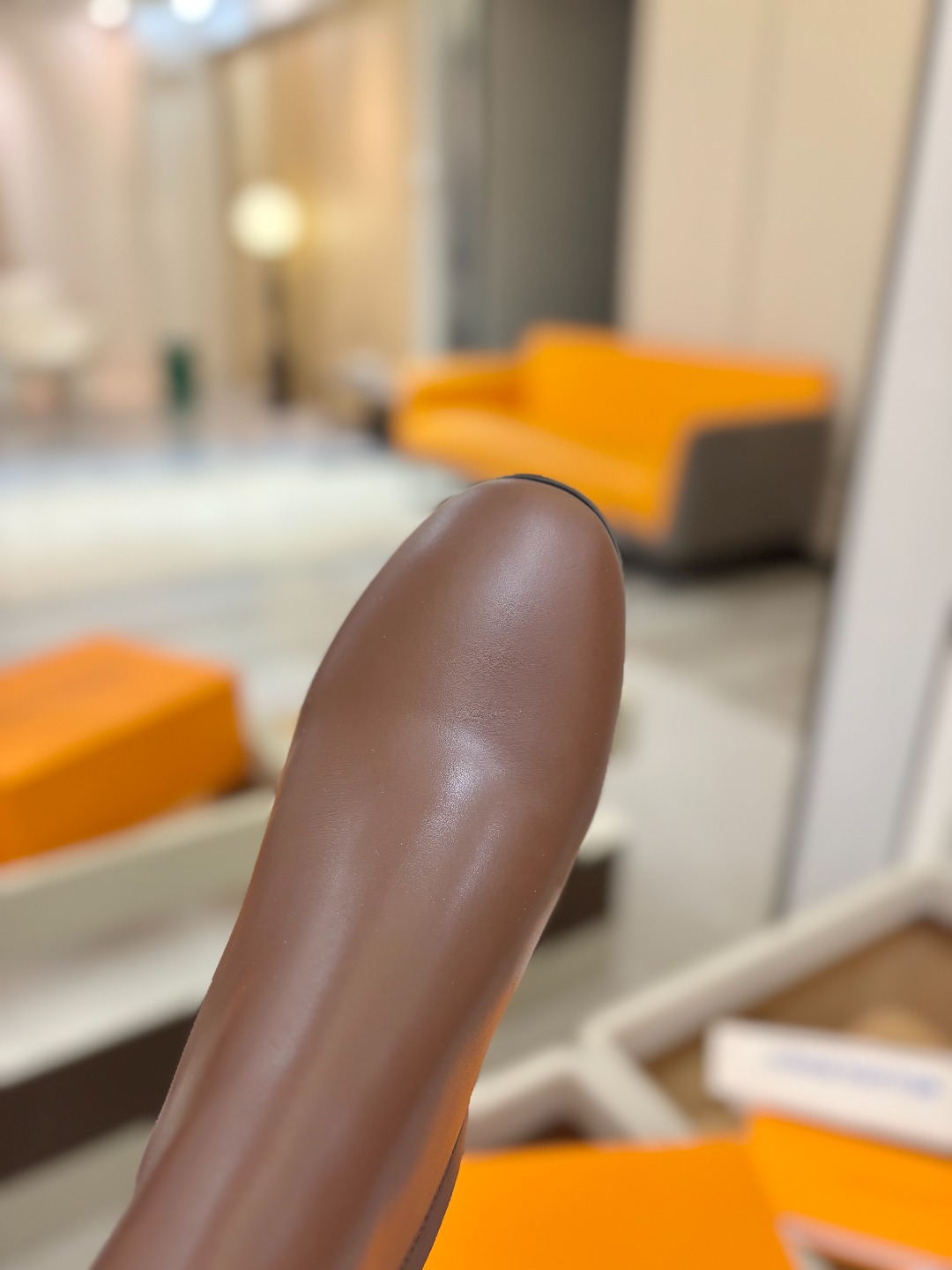 L✔️家 秋冬 专柜走秀6寸短靴、官网系列、同步更新、完美楦型+小V扣设计、再现经典、款式简单大方、走路