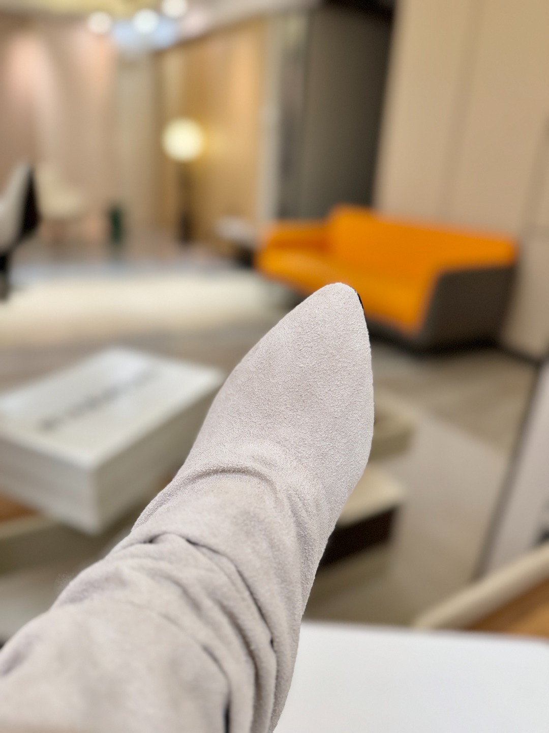 专柜正品级定制版本GIVENCHY𝐒𝐒 𝐧𝐞𝐰 高跟细跟短靴，市面最高版本纪梵希 锁扣 风靡整个时尚圈‼