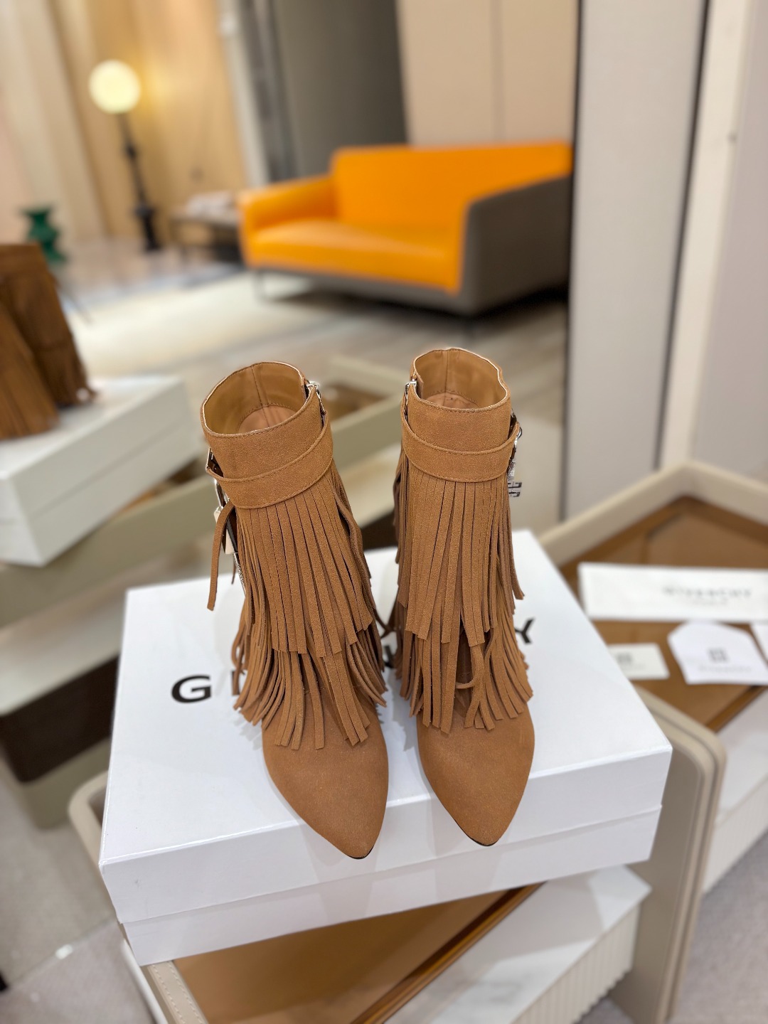 专柜正品级定制版本GIVENCHY纪梵希 Shark Lock 系列 挂锁 短靴流苏新款，市面最高版本👍