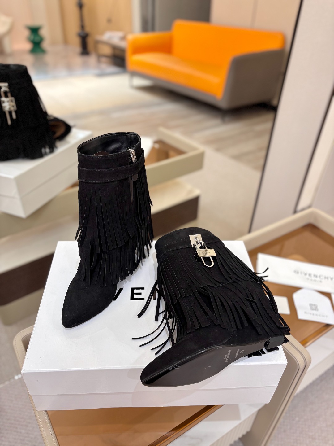 专柜正品级定制版本GIVENCHY纪梵希 Shark Lock 系列 挂锁 短靴流苏新款，市面最高版本👍