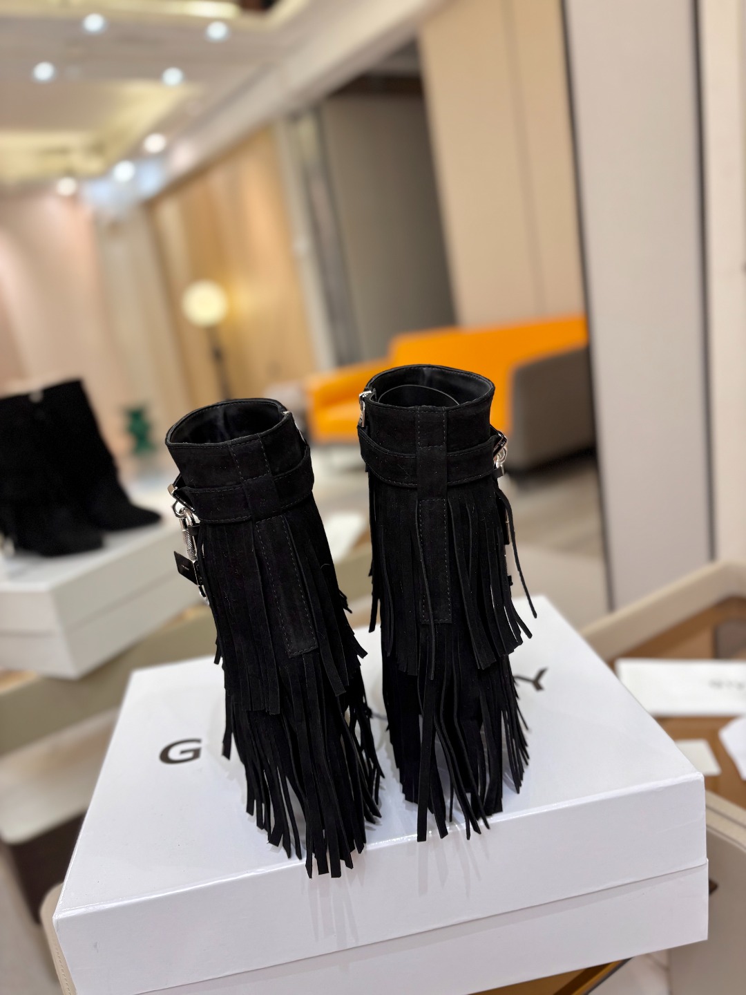 专柜正品级定制版本GIVENCHY纪梵希 Shark Lock 系列 挂锁 短靴流苏新款，市面最高版本👍