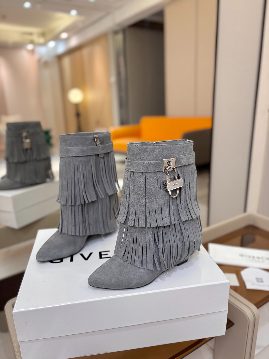 专柜正品级定制版本GIVENCHY纪梵希 Shark Lock 系列 挂锁 短靴流苏新款，市面最高版本👍