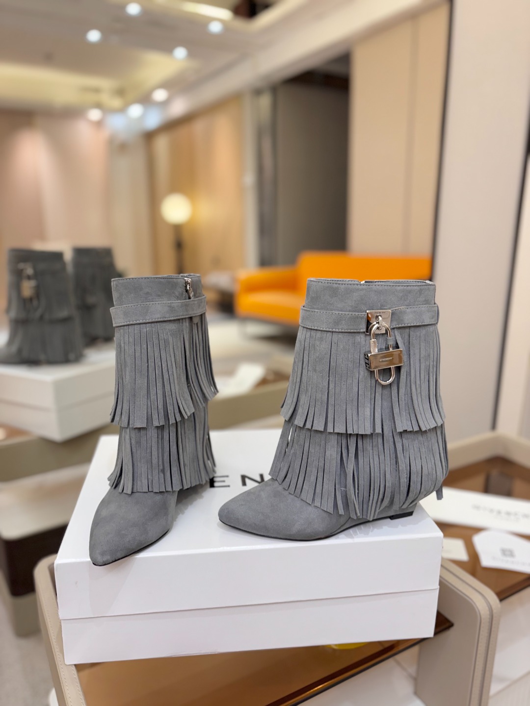 专柜正品级定制版本GIVENCHY纪梵希 Shark Lock 系列 挂锁 短靴流苏新款，市面最高版本👍