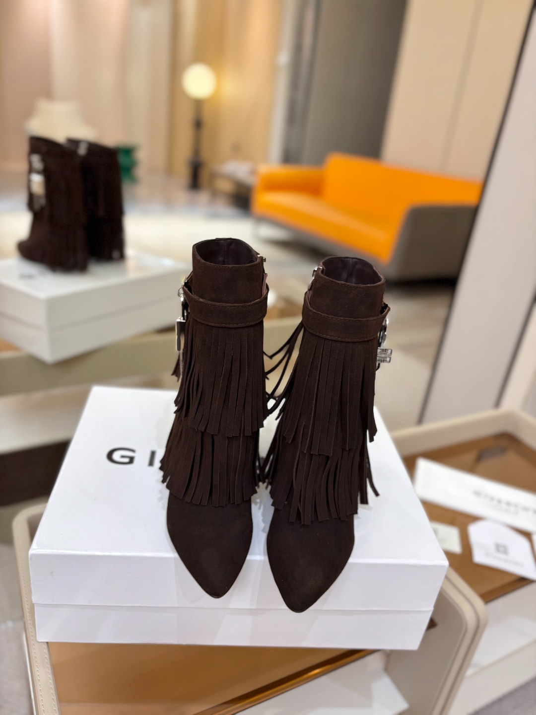 专柜正品级定制版本GIVENCHY纪梵希 Shark Lock 系列 挂锁 短靴流苏新款，市面最高版本👍