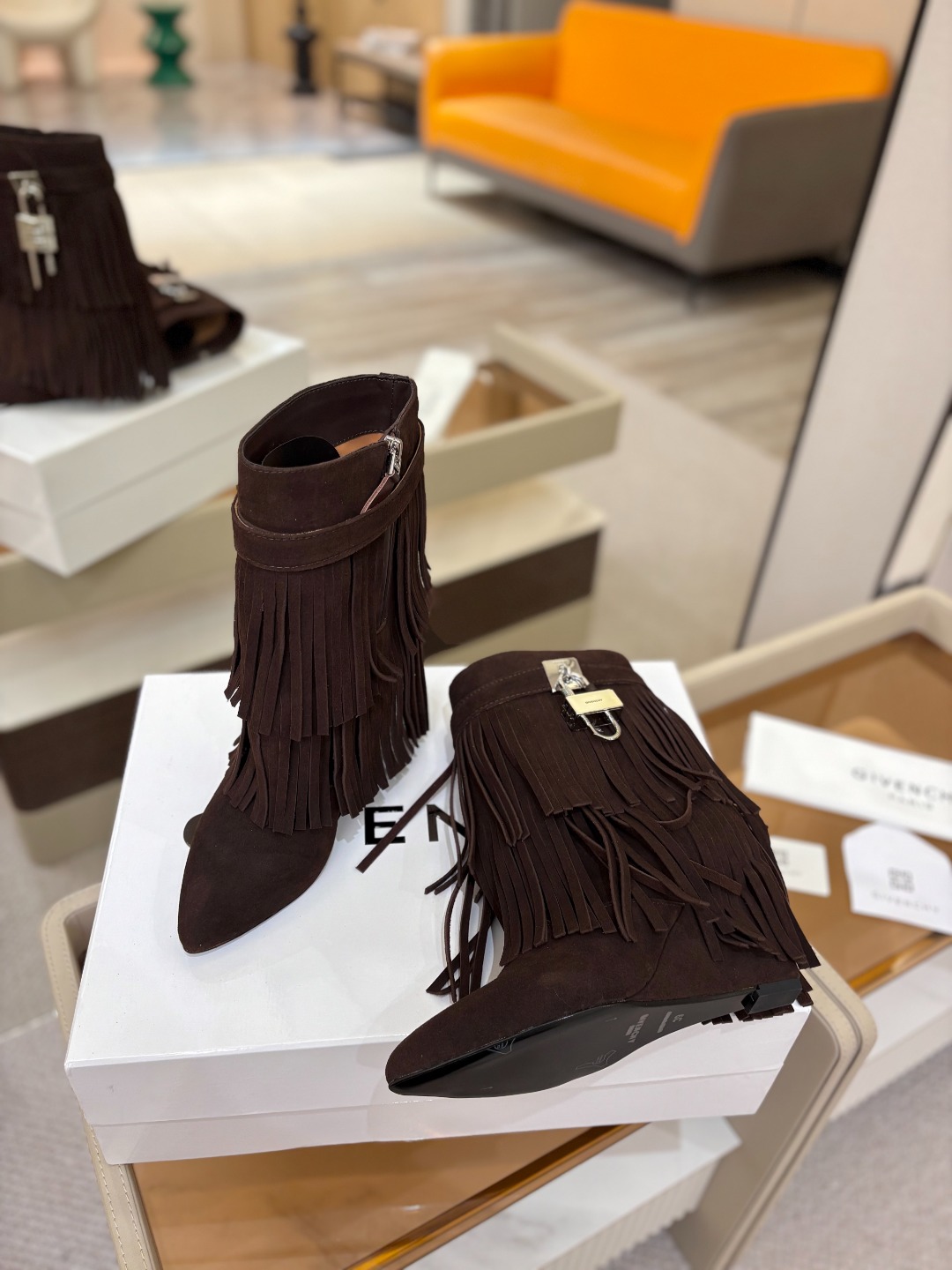 专柜正品级定制版本GIVENCHY纪梵希 Shark Lock 系列 挂锁 短靴流苏新款，市面最高版本👍