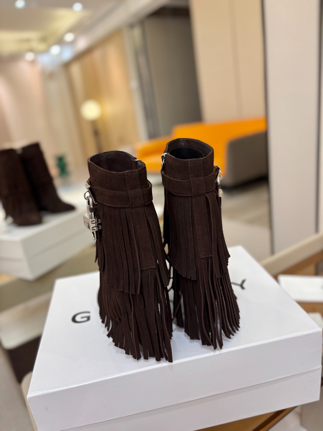 专柜正品级定制版本GIVENCHY纪梵希 Shark Lock 系列 挂锁 短靴流苏新款，市面最高版本👍