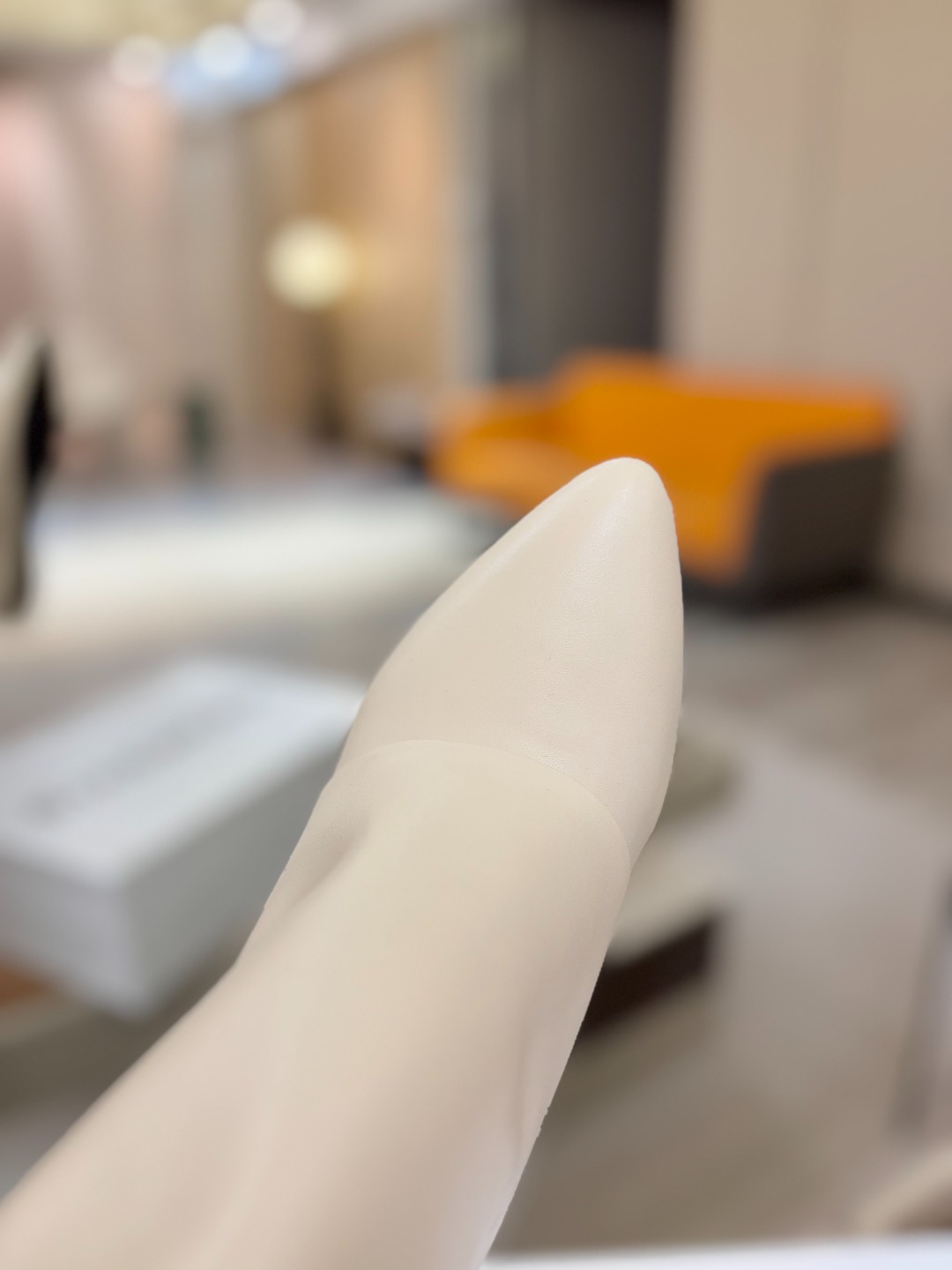 专柜正品级定制版本GIVENCHY/𝐒𝐒 𝐧𝐞𝐰 新款高跟短靴，市面最高版本纪梵希 锁扣 风靡整个时尚圈