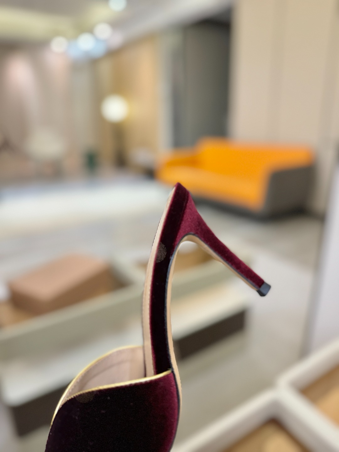 Gianvito rossi顶级版本！代购品质！高跟丝绒拖鞋是一种兼具时尚与舒适的鞋履，高档丝绒为搭配中