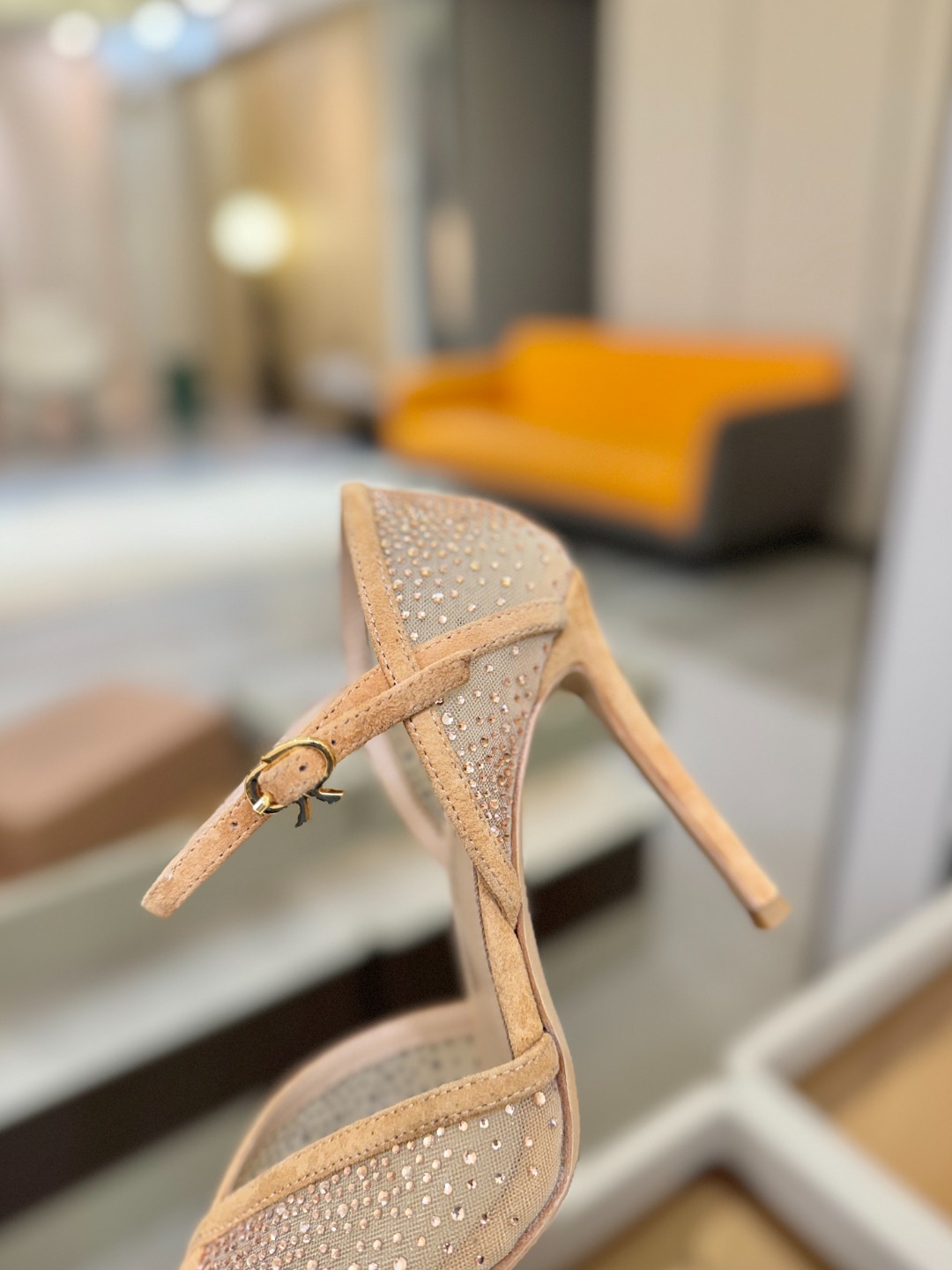 Gianvito rossi 👠顶级版本！代购品质！高跟烫钻凉鞋是一种兼具时尚与舒适的鞋履，高档烫钻为搭