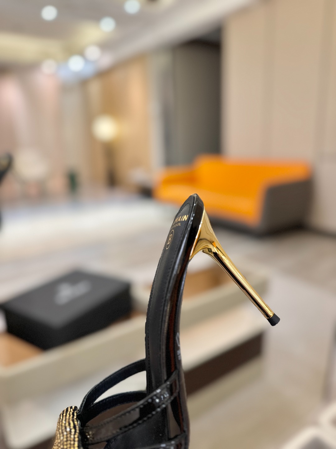 巴尔曼 走秀时装 👄嘴唇时髦高跟拖鞋𝘽𝙖𝙡𝙢𝙖𝙞𝙣巴尔曼 愈发別致出众 赶紧来一双巴尔曼小美鞋率性的𝘽𝙖