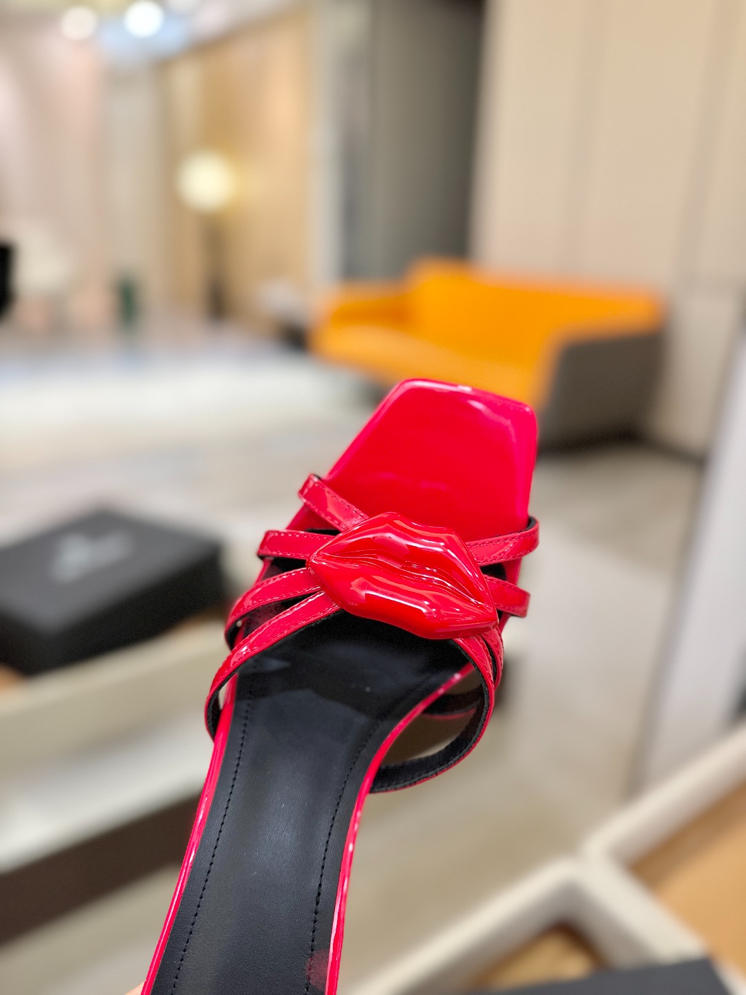 巴尔曼 走秀时装 👄嘴唇时髦高跟拖鞋𝘽𝙖𝙡𝙢𝙖𝙞𝙣巴尔曼 愈发別致出众 赶紧来一双巴尔曼小美鞋率性的𝘽𝙖