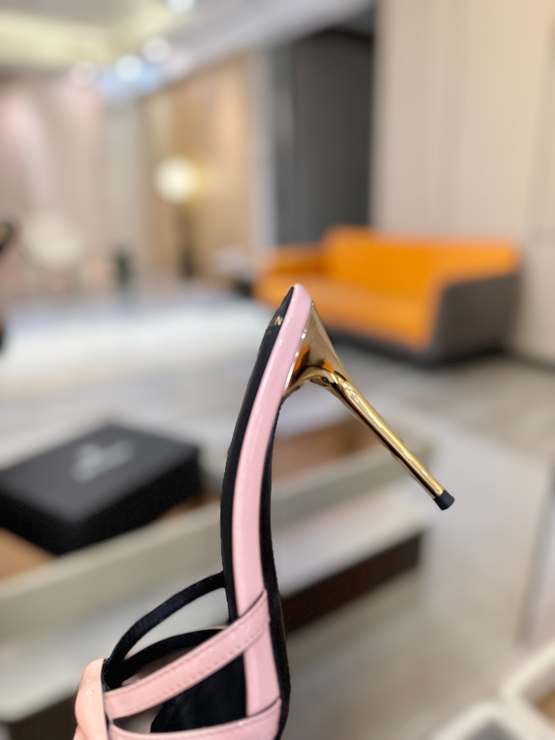 巴尔曼 走秀时装 👄嘴唇时髦高跟拖鞋𝘽𝙖𝙡𝙢𝙖𝙞𝙣巴尔曼 愈发別致出众 赶紧来一双巴尔曼小美鞋率性的𝘽𝙖