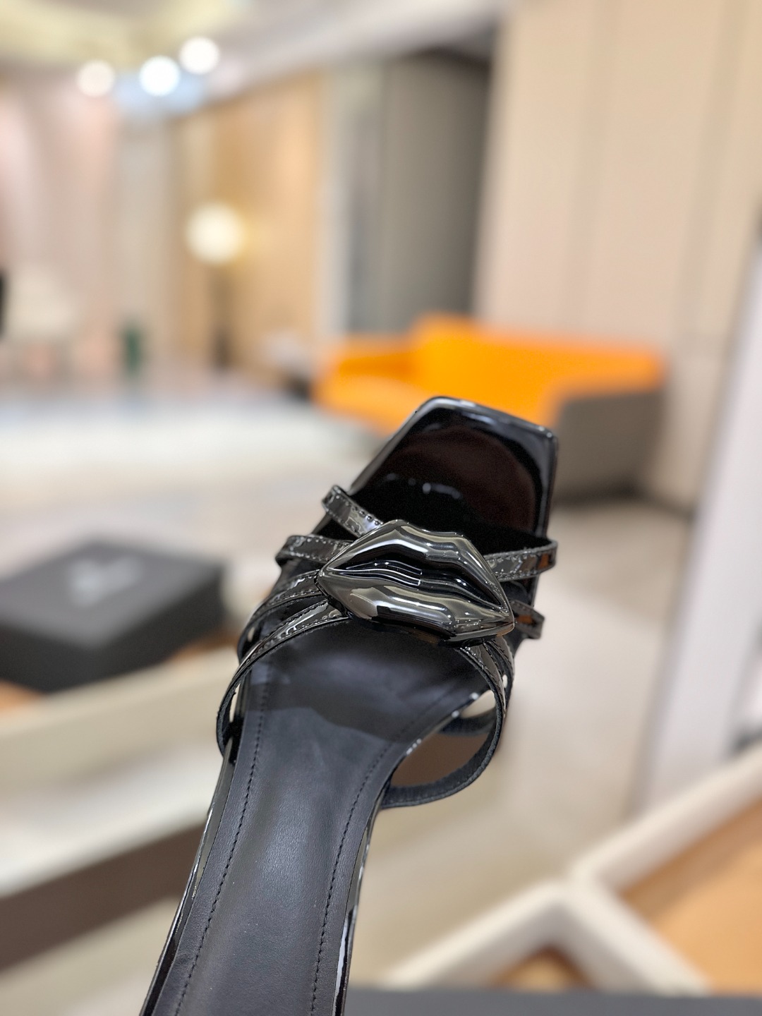 巴尔曼 走秀时装 👄嘴唇时髦高跟拖鞋𝘽𝙖𝙡𝙢𝙖𝙞𝙣巴尔曼 愈发別致出众 赶紧来一双巴尔曼小美鞋率性的𝘽𝙖