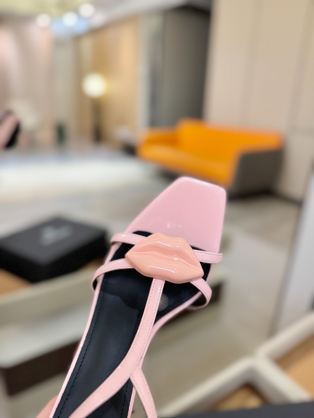 巴尔曼 走秀恨天高水台凉鞋。ʚ😊ɞ 品牌巴尔曼𝘽𝙖𝙡𝙢𝙖𝙞𝙣由法国时装设计师𝙥𝙞𝙚𝙧𝙧𝙚 𝘽𝙖𝙡𝙢𝙖𝙞𝙣