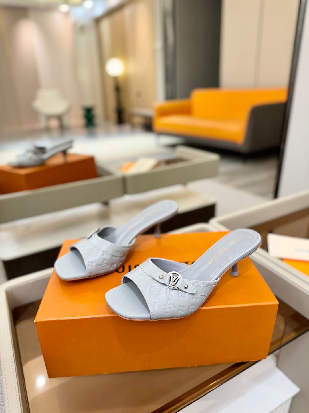 【代购级】、Louis Vuitton 款官网系列！完美楦型、LV压花纹工艺、更显优雅气质、上脚舒适好看