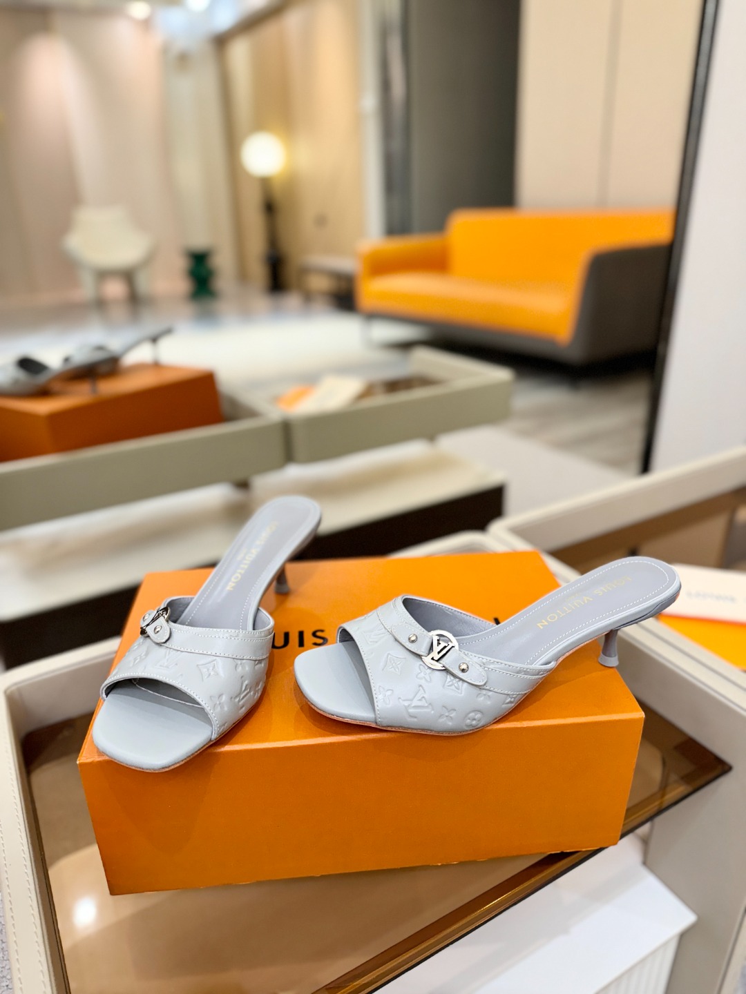 【代购级】、Louis Vuitton 款官网系列！完美楦型、LV压花纹工艺、更显优雅气质、上脚舒适好看