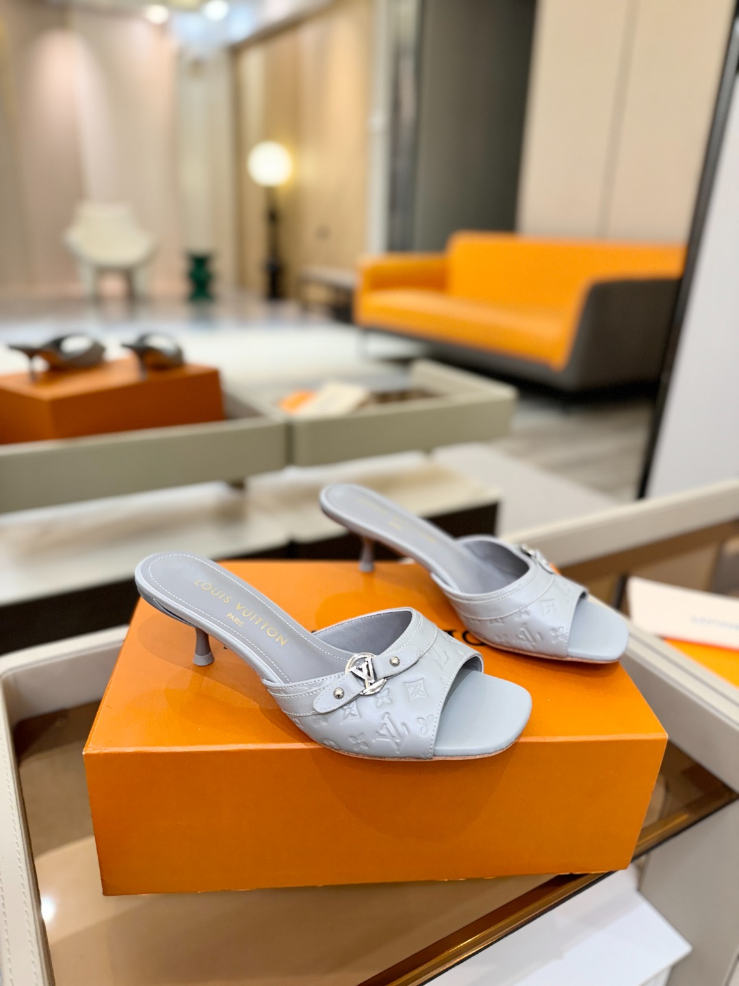 【代购级】、Louis Vuitton 款官网系列！完美楦型、LV压花纹工艺、更显优雅气质、上脚舒适好看