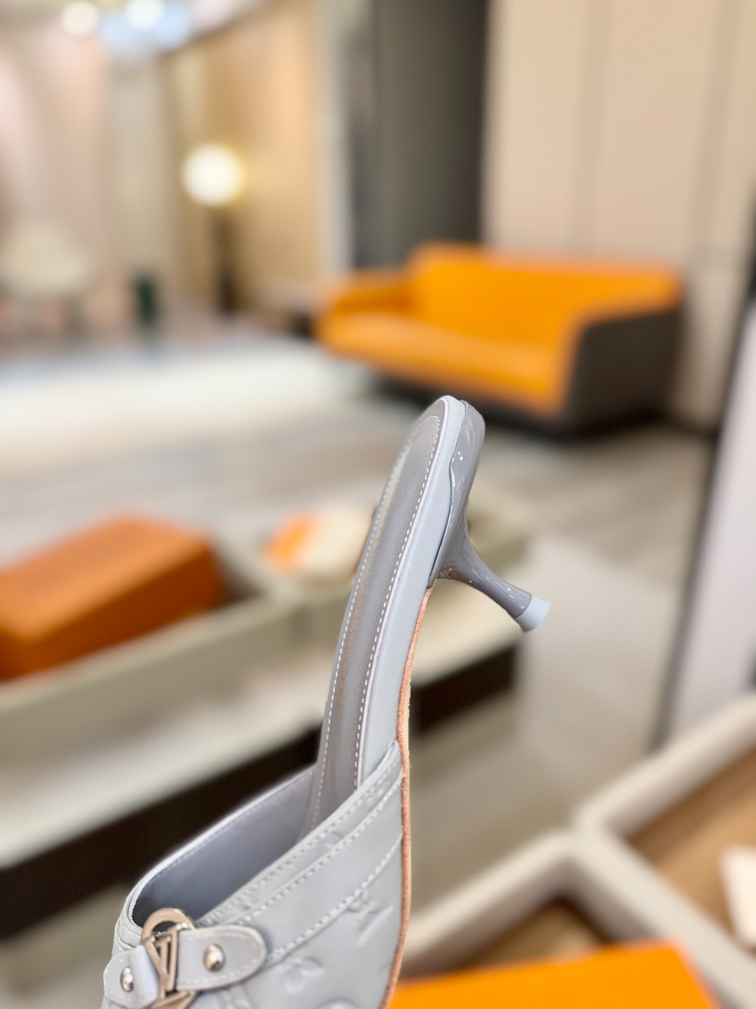 【代购级】、Louis Vuitton 款官网系列！完美楦型、LV压花纹工艺、更显优雅气质、上脚舒适好看