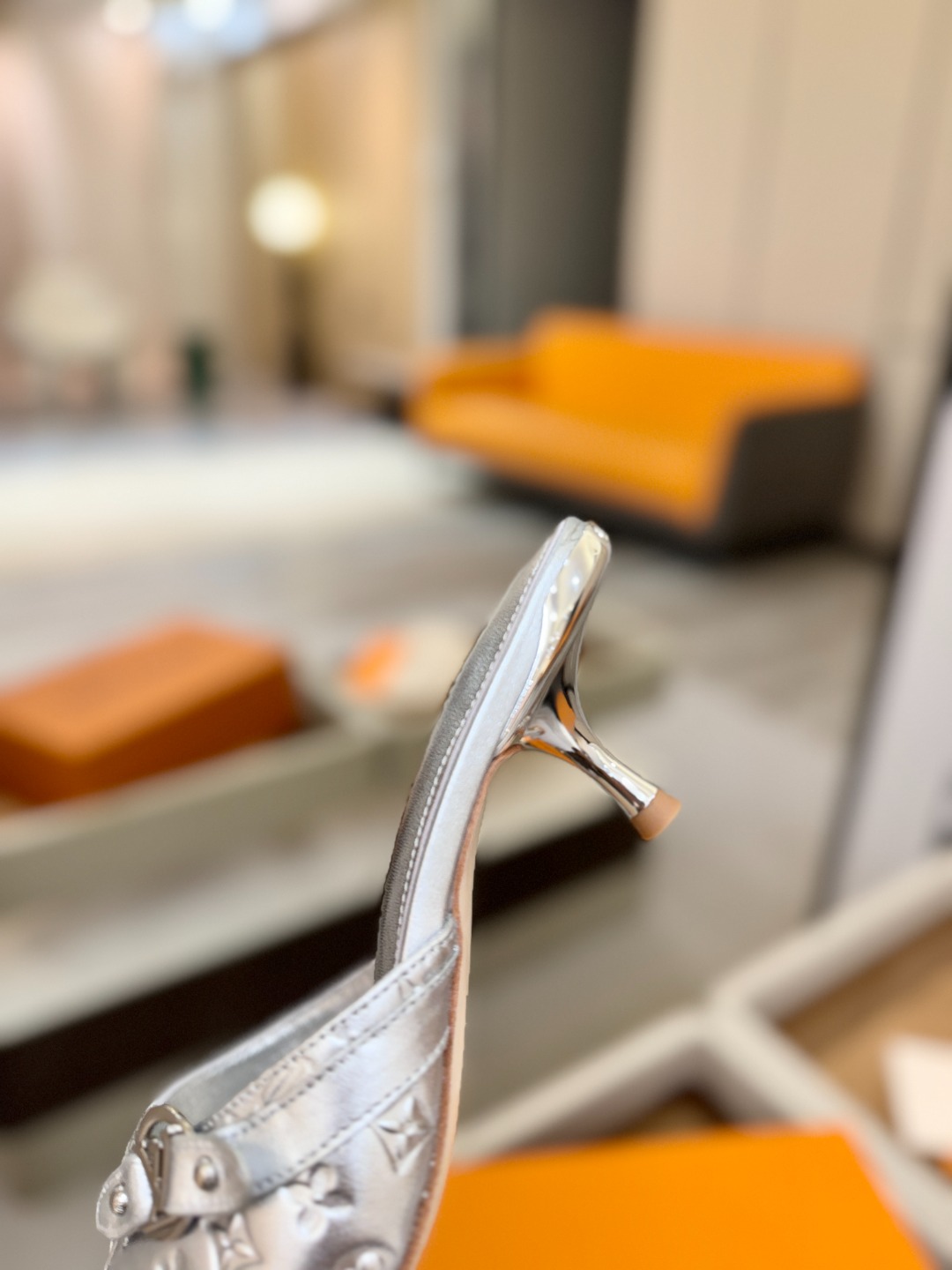 【代购级】、Louis Vuitton 款官网系列！完美楦型、LV压花纹工艺、更显优雅气质、上脚舒适好看