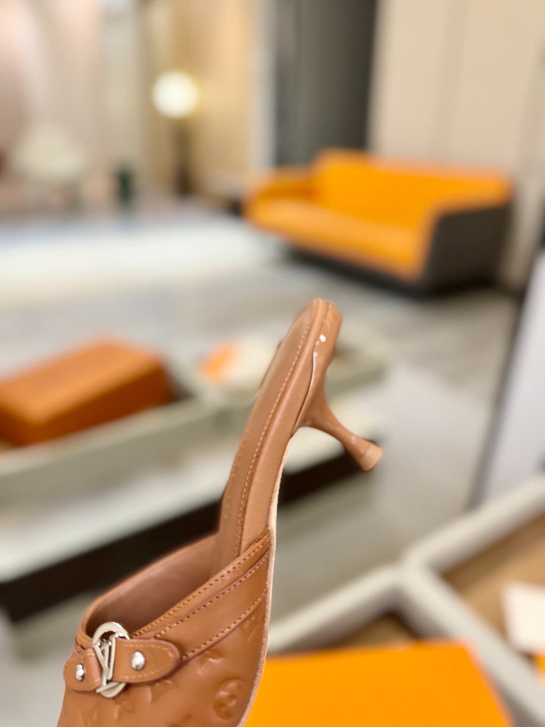 【代购级】、Louis Vuitton 款官网系列！完美楦型、LV压花纹工艺、更显优雅气质、上脚舒适好看