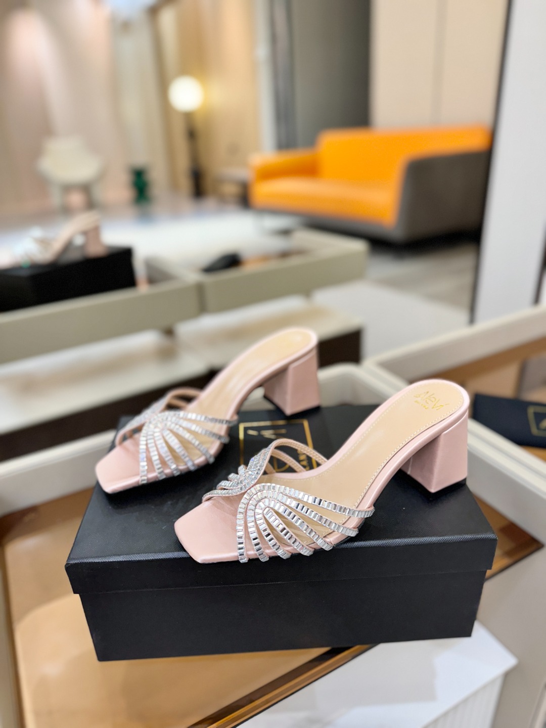 Alevi Mlano 阿列维·姆拉诺 𝘼𝙡𝙚𝙫𝙞 𝙈𝙡𝙖𝙣𝙤Alevi Milano闪钻走秀款一个享有