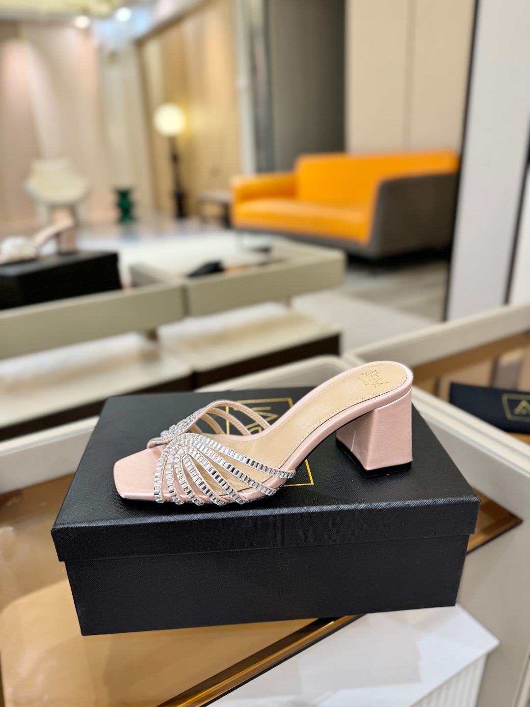 Alevi Mlano 阿列维·姆拉诺 𝘼𝙡𝙚𝙫𝙞 𝙈𝙡𝙖𝙣𝙤Alevi Milano闪钻走秀款一个享有