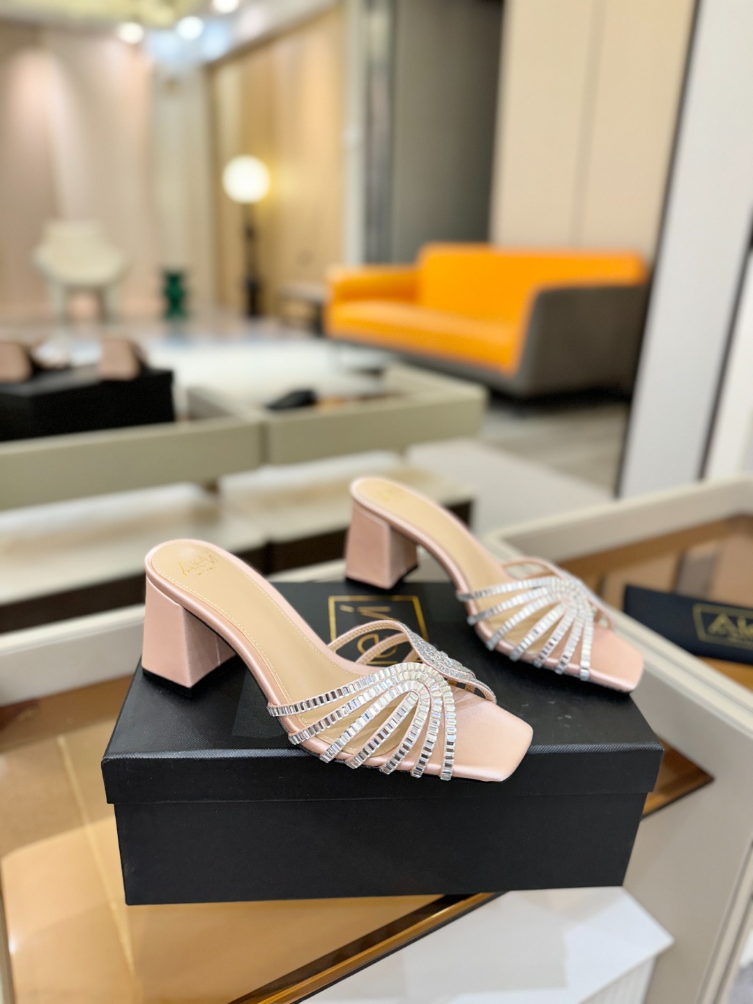 Alevi Mlano 阿列维·姆拉诺 𝘼𝙡𝙚𝙫𝙞 𝙈𝙡𝙖𝙣𝙤Alevi Milano闪钻走秀款一个享有