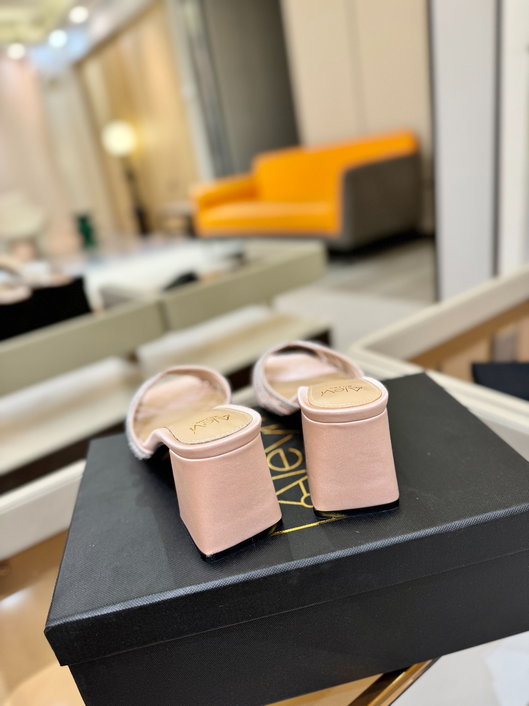 Alevi Mlano 阿列维·姆拉诺 𝘼𝙡𝙚𝙫𝙞 𝙈𝙡𝙖𝙣𝙤Alevi Milano闪钻走秀款一个享有