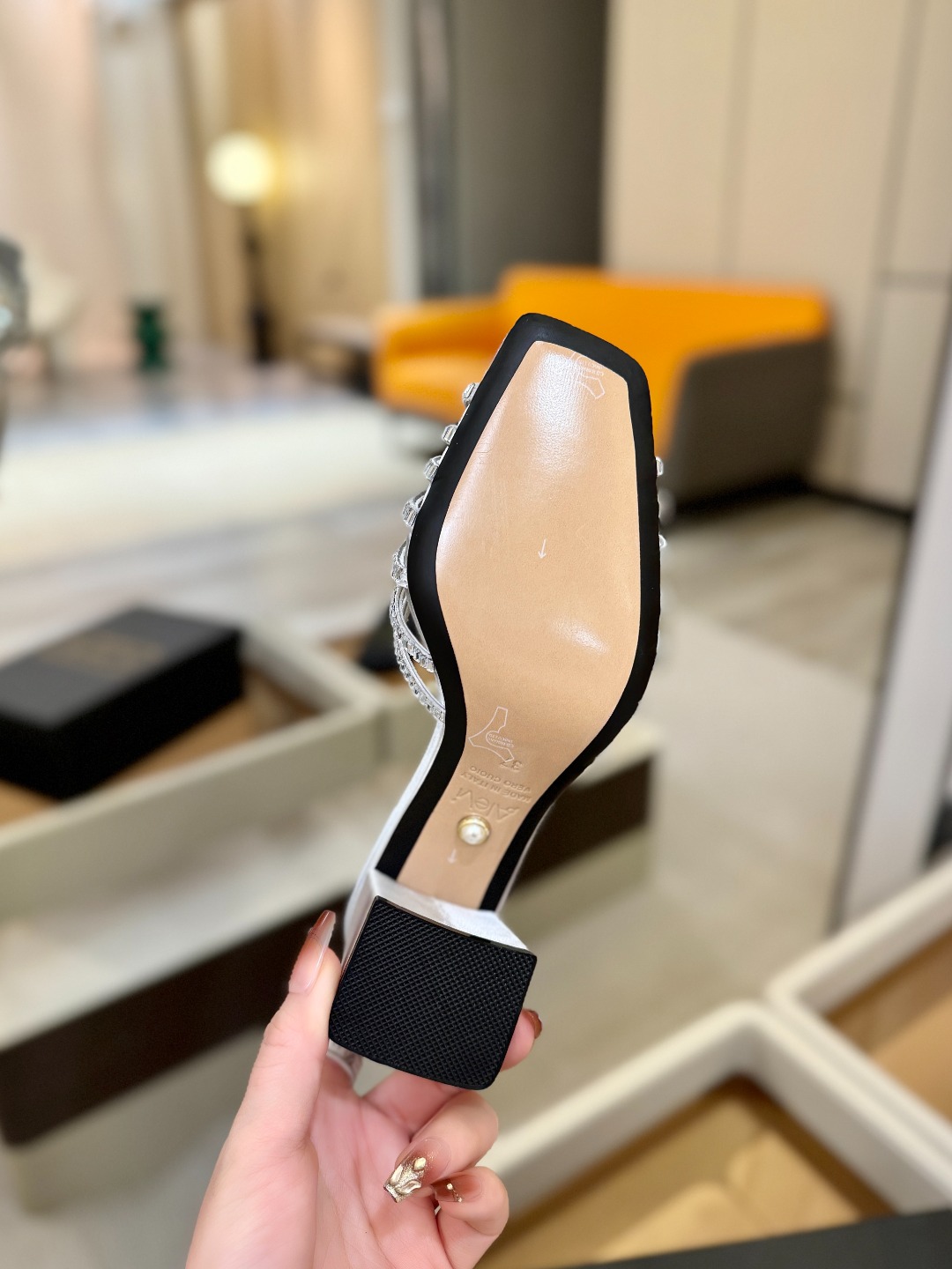 Alevi Mlano 阿列维·姆拉诺 𝘼𝙡𝙚𝙫𝙞 𝙈𝙡𝙖𝙣𝙤Alevi Milano闪钻走秀款一个享有