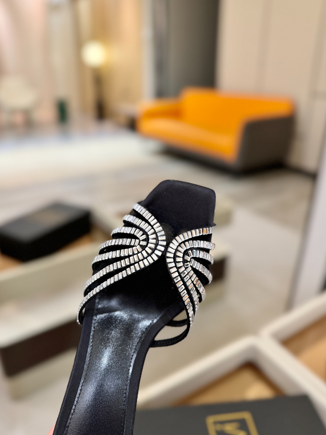 Alevi Mlano 阿列维·姆拉诺 𝘼𝙡𝙚𝙫𝙞 𝙈𝙡𝙖𝙣𝙤Alevi Milano闪钻走秀款一个享有