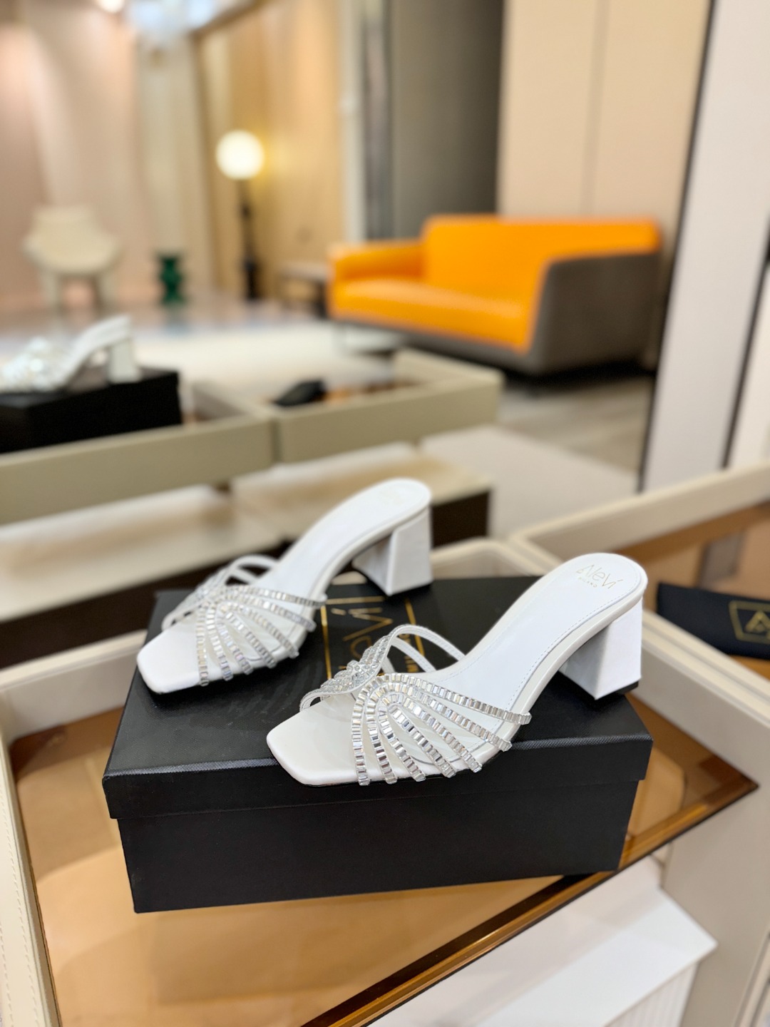 Alevi Mlano 阿列维·姆拉诺 𝘼𝙡𝙚𝙫𝙞 𝙈𝙡𝙖𝙣𝙤Alevi Milano闪钻走秀款一个享有