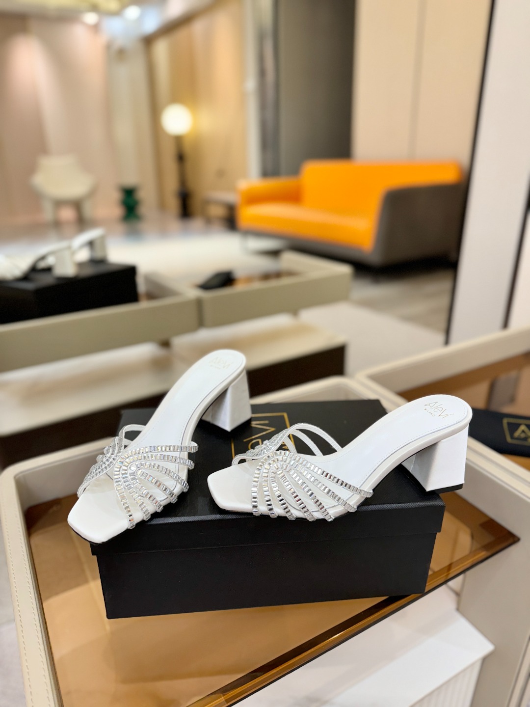 Alevi Mlano 阿列维·姆拉诺 𝘼𝙡𝙚𝙫𝙞 𝙈𝙡𝙖𝙣𝙤Alevi Milano闪钻走秀款一个享有