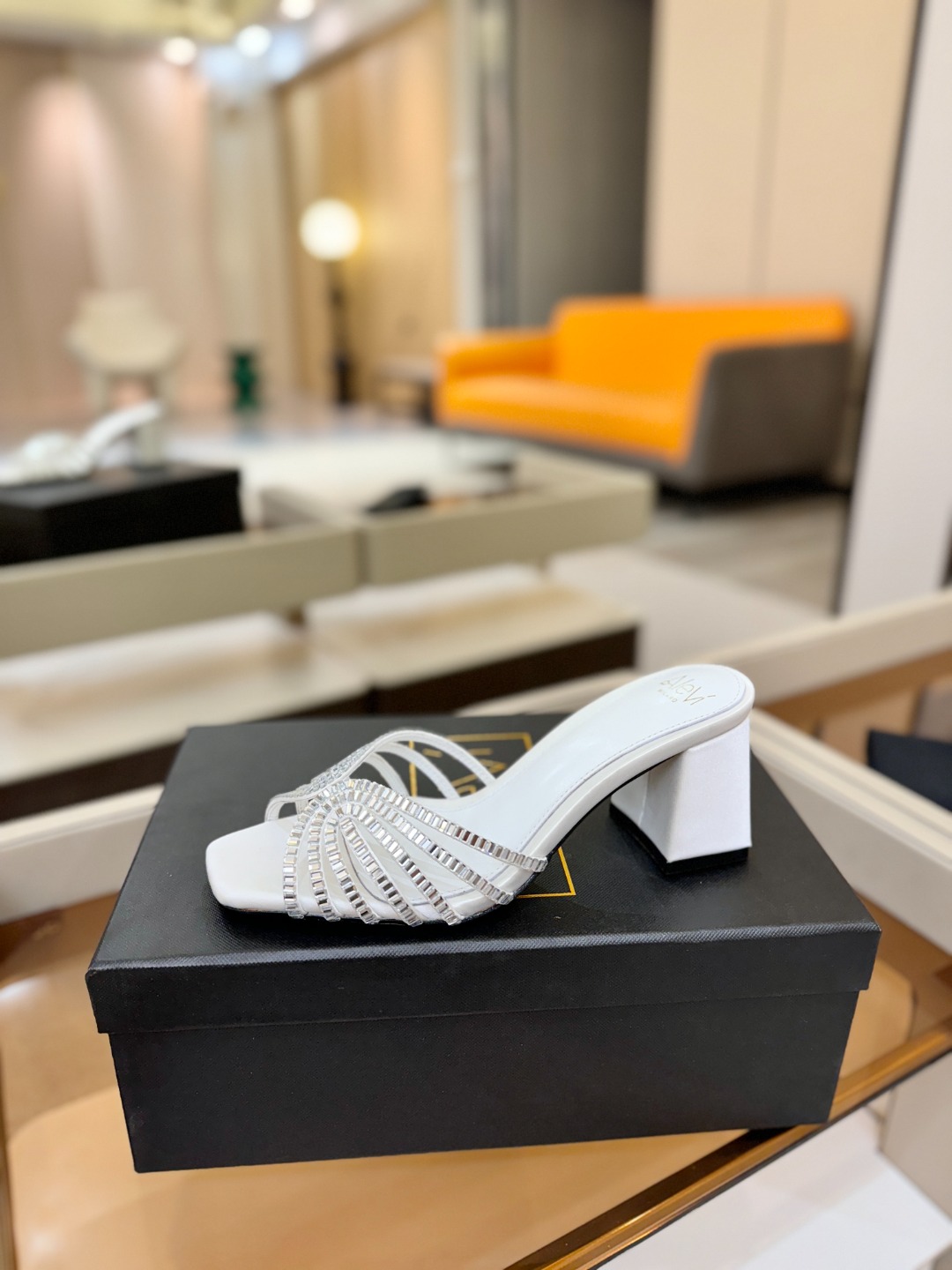 Alevi Mlano 阿列维·姆拉诺 𝘼𝙡𝙚𝙫𝙞 𝙈𝙡𝙖𝙣𝙤Alevi Milano闪钻走秀款一个享有