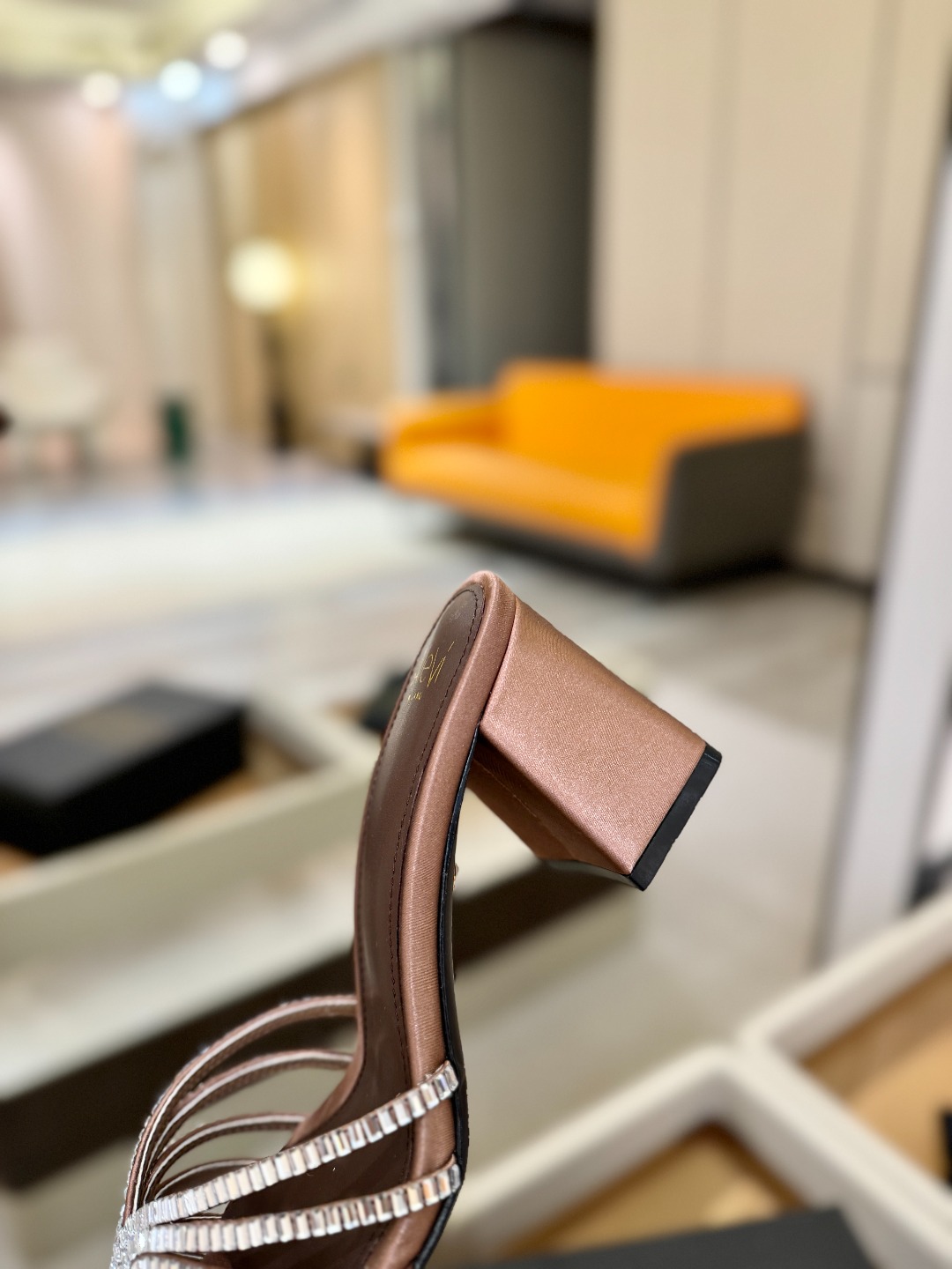 Alevi Mlano 阿列维·姆拉诺 𝘼𝙡𝙚𝙫𝙞 𝙈𝙡𝙖𝙣𝙤Alevi Milano闪钻走秀款一个享有