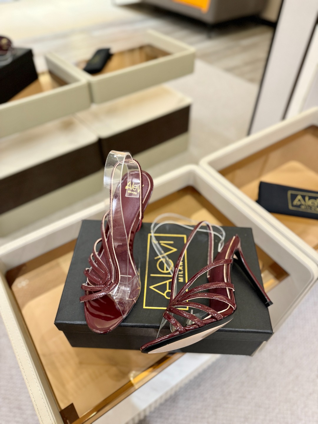 Alevi Mlano 阿列维·姆拉诺 𝘼𝙡𝙚𝙫𝙞 𝙈𝙡𝙖𝙣𝙤 Alevi Milano Alessan