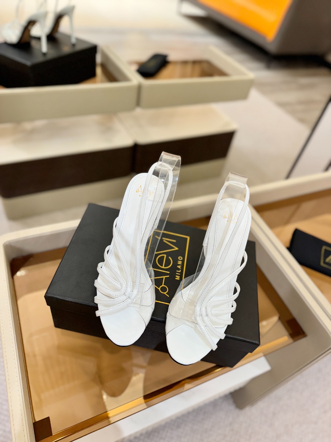 Alevi Mlano 阿列维·姆拉诺 𝘼𝙡𝙚𝙫𝙞 𝙈𝙡𝙖𝙣𝙤 Alevi Milano Alessan