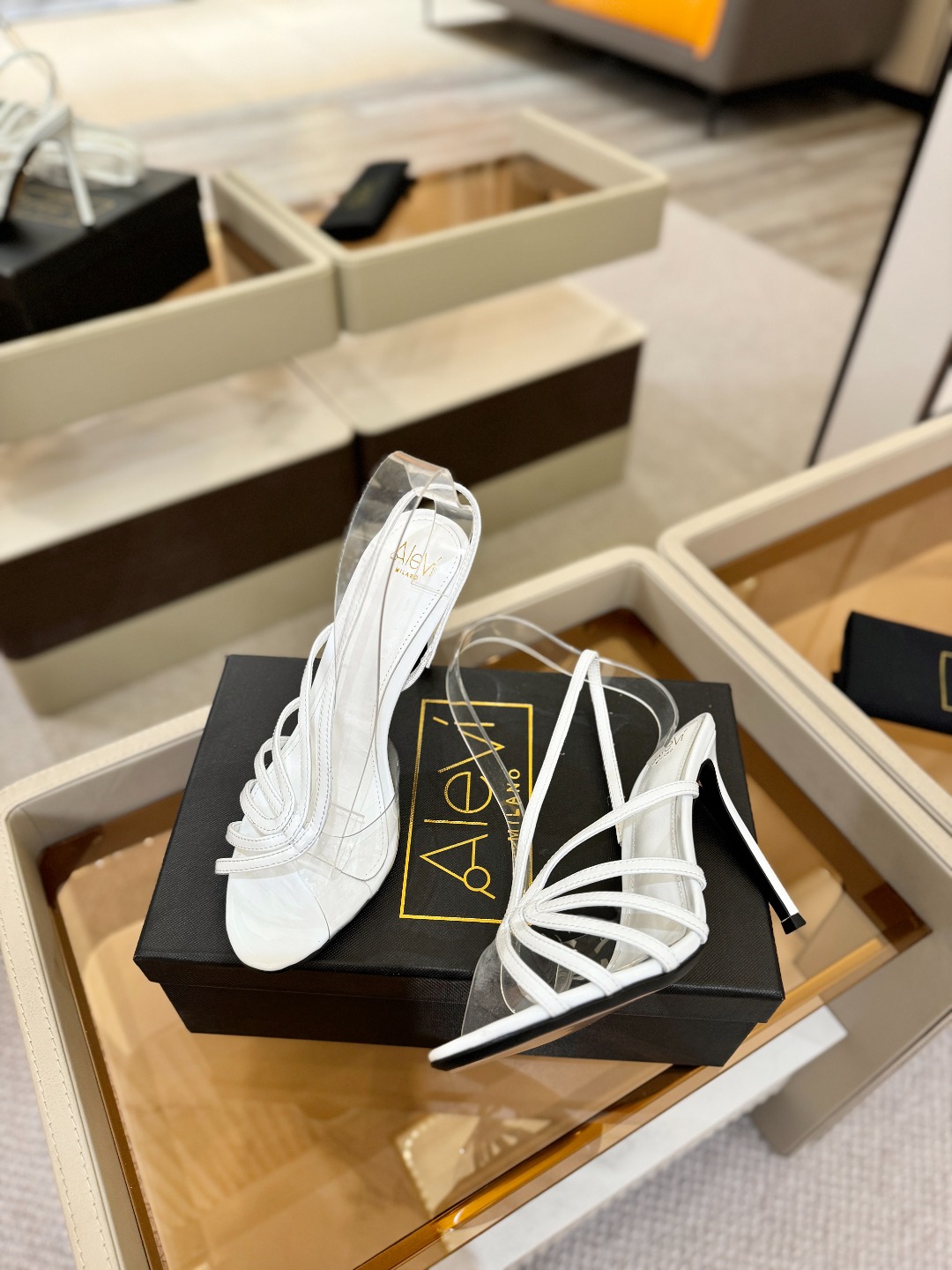 Alevi Mlano 阿列维·姆拉诺 𝘼𝙡𝙚𝙫𝙞 𝙈𝙡𝙖𝙣𝙤 Alevi Milano Alessan